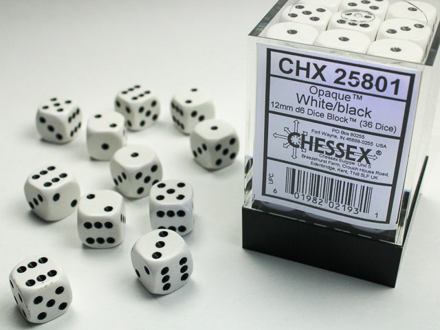 Chessex: 12mm Opaque White/Black D6 Set
