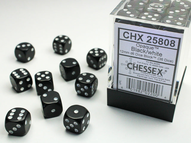 Chessex: 12mm Opaque Black/White D6 Set